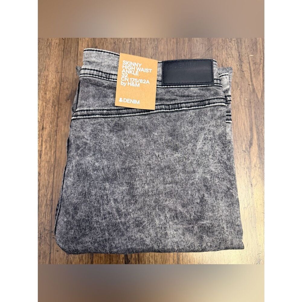 H&M Stonewash Skinny Ankle Jeans